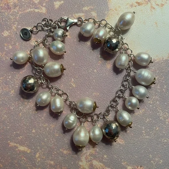 Elegant Pearl Drop Bracelet - Picture 2 of 2